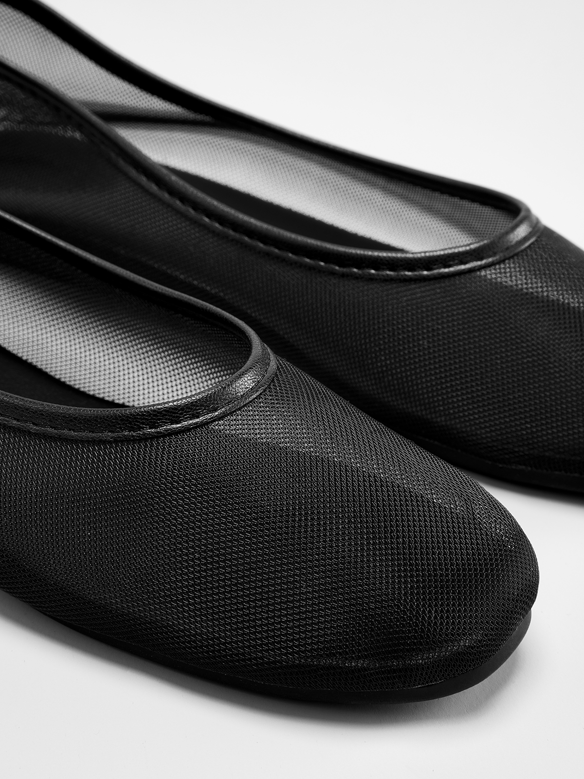 Mesh Round Toe Ballet Flats Comfortable Slip-On Design for Women