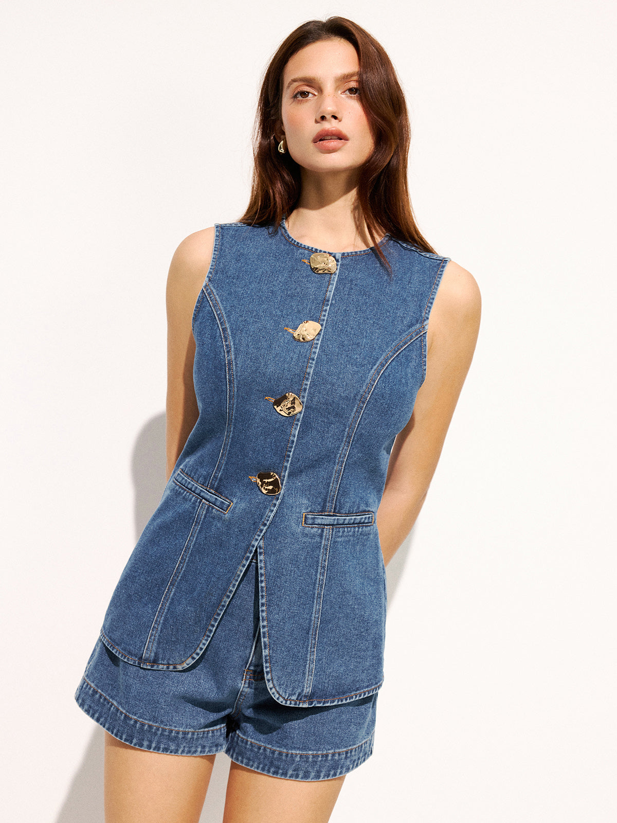Large Button Sleeveless Denim Top & Shorts Set for Casual Summer Wear