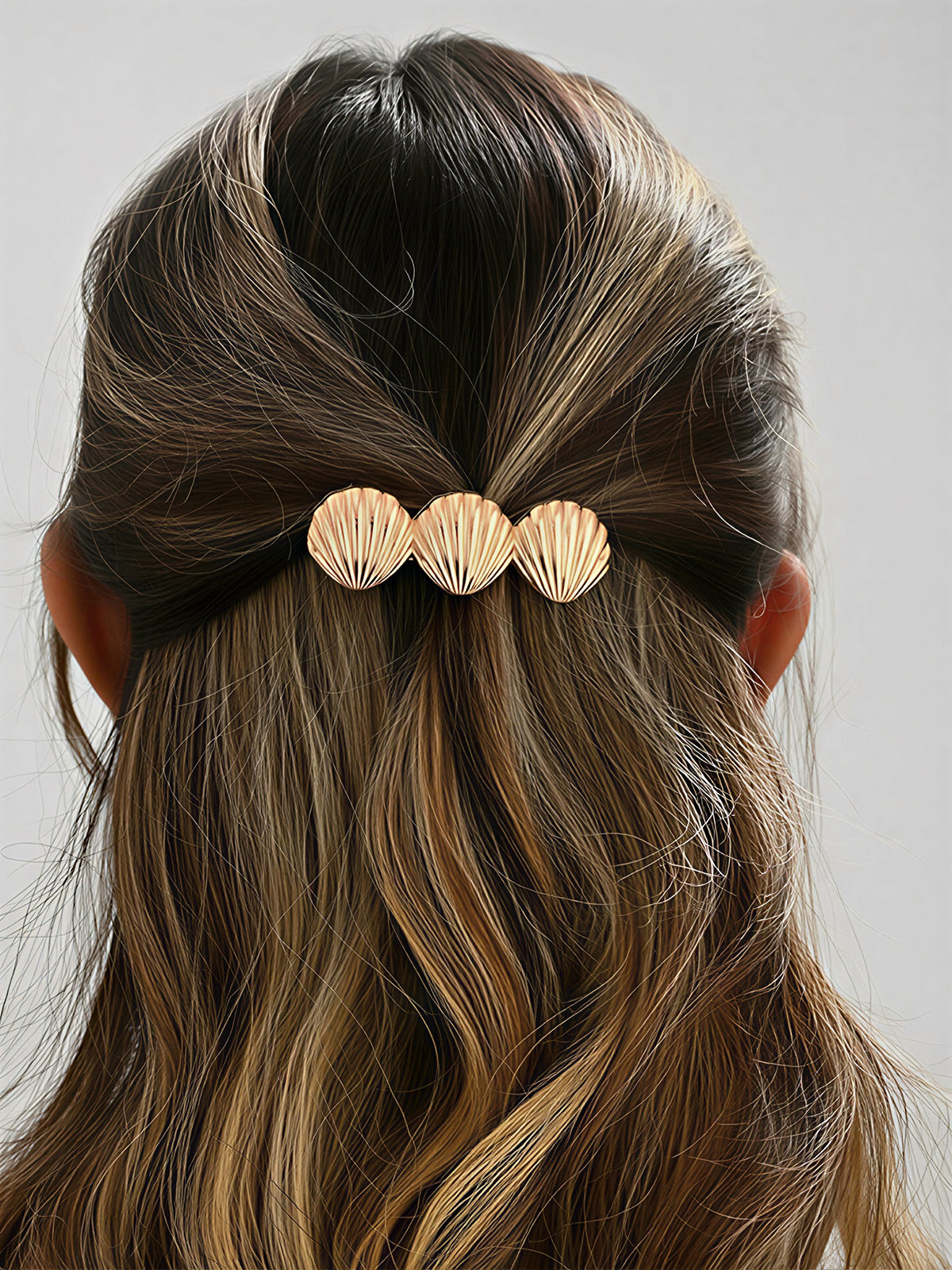 Shell Shaped Hair Clip for Elegant Bridal Hairstyles
