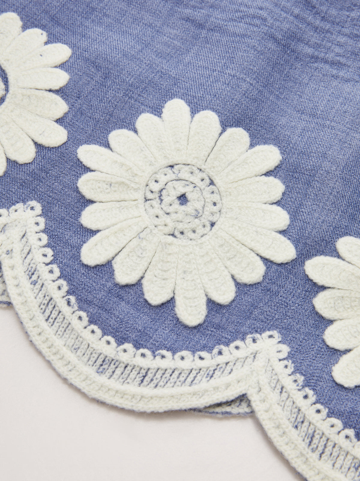 Daisy Embroidered Tank Top & Shorts Set - Women's Casual Summer Outfit