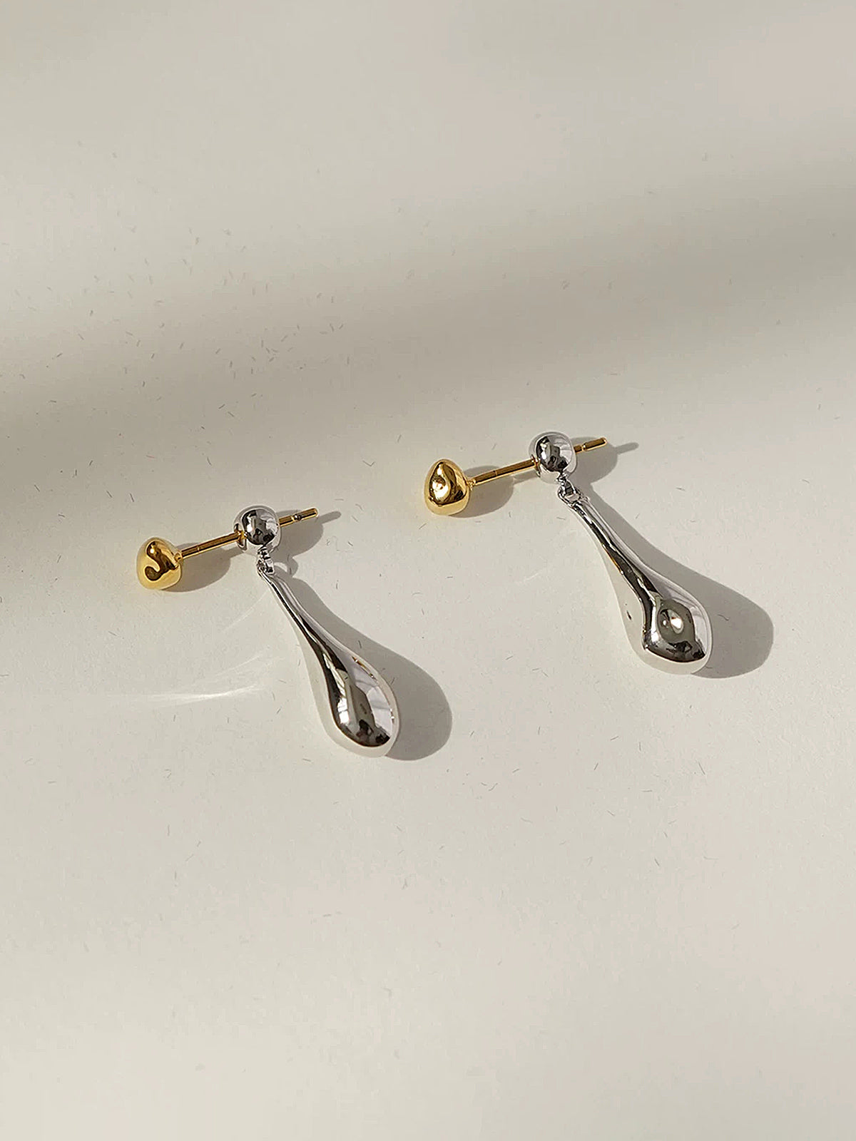 Minimalist Teardrop Dangle Earrings for Women Elegant Style