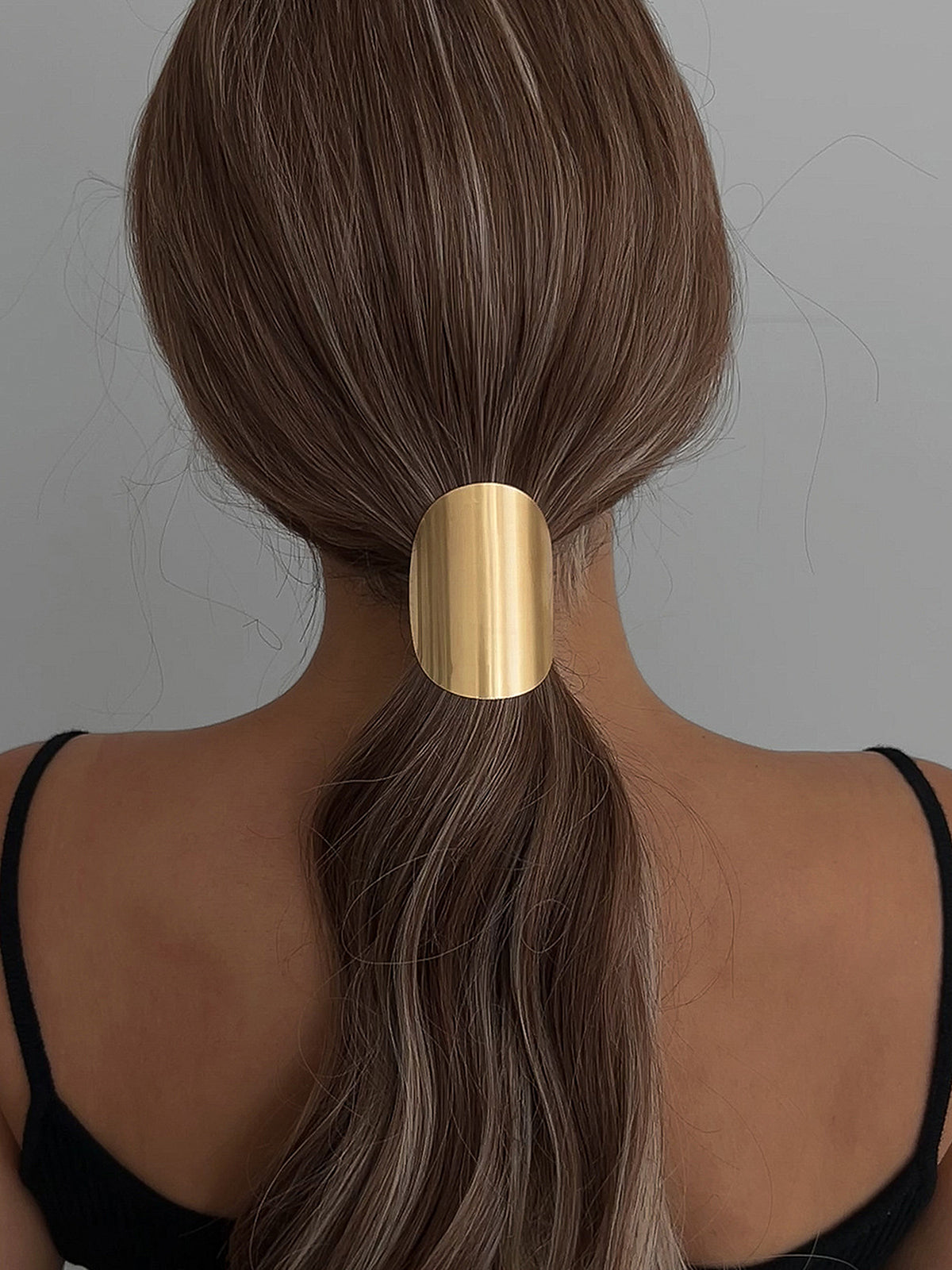 Minimalist Metallic Oval Ponytail Hair Clip for Women's Hairstyling