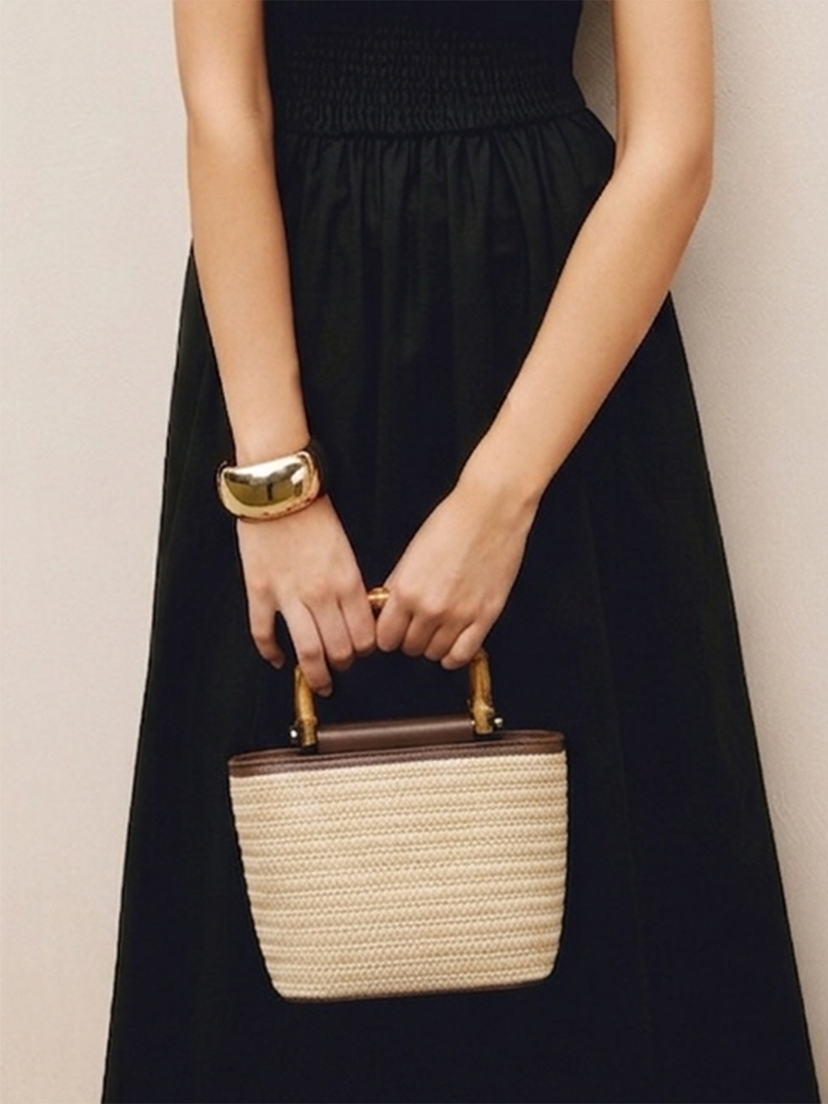 Bamboo Handle Straw Crossbody Handbag Lightweight Summer Beach Tote