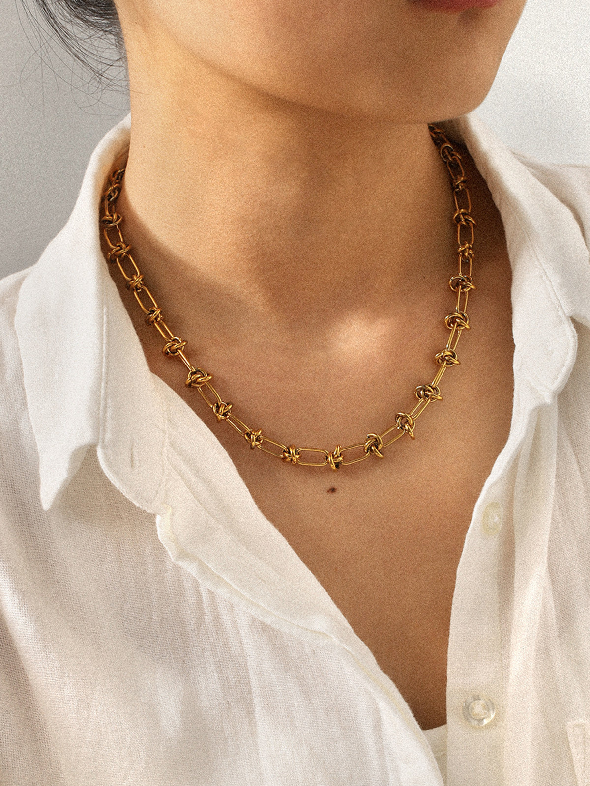 Knotted Link Chain Necklace - Elegant Fashion Accessory for Women