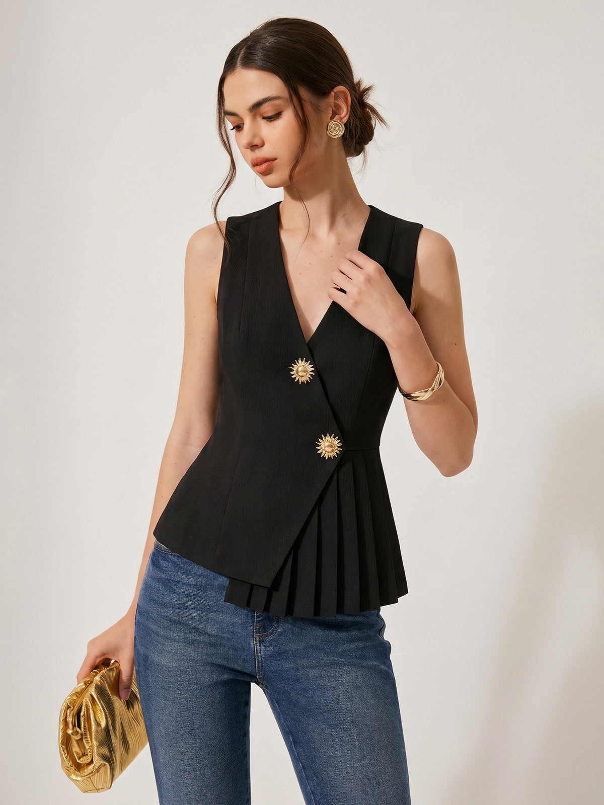 V-Neck Pleated Sleeveless Vest for Women Casual Summer Top