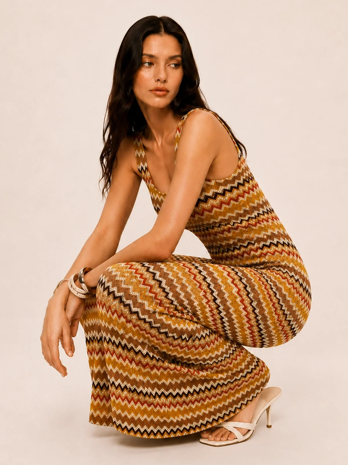 Cutout Back Zigzag Knit Maxi Dress for Elegant Evening Wear
