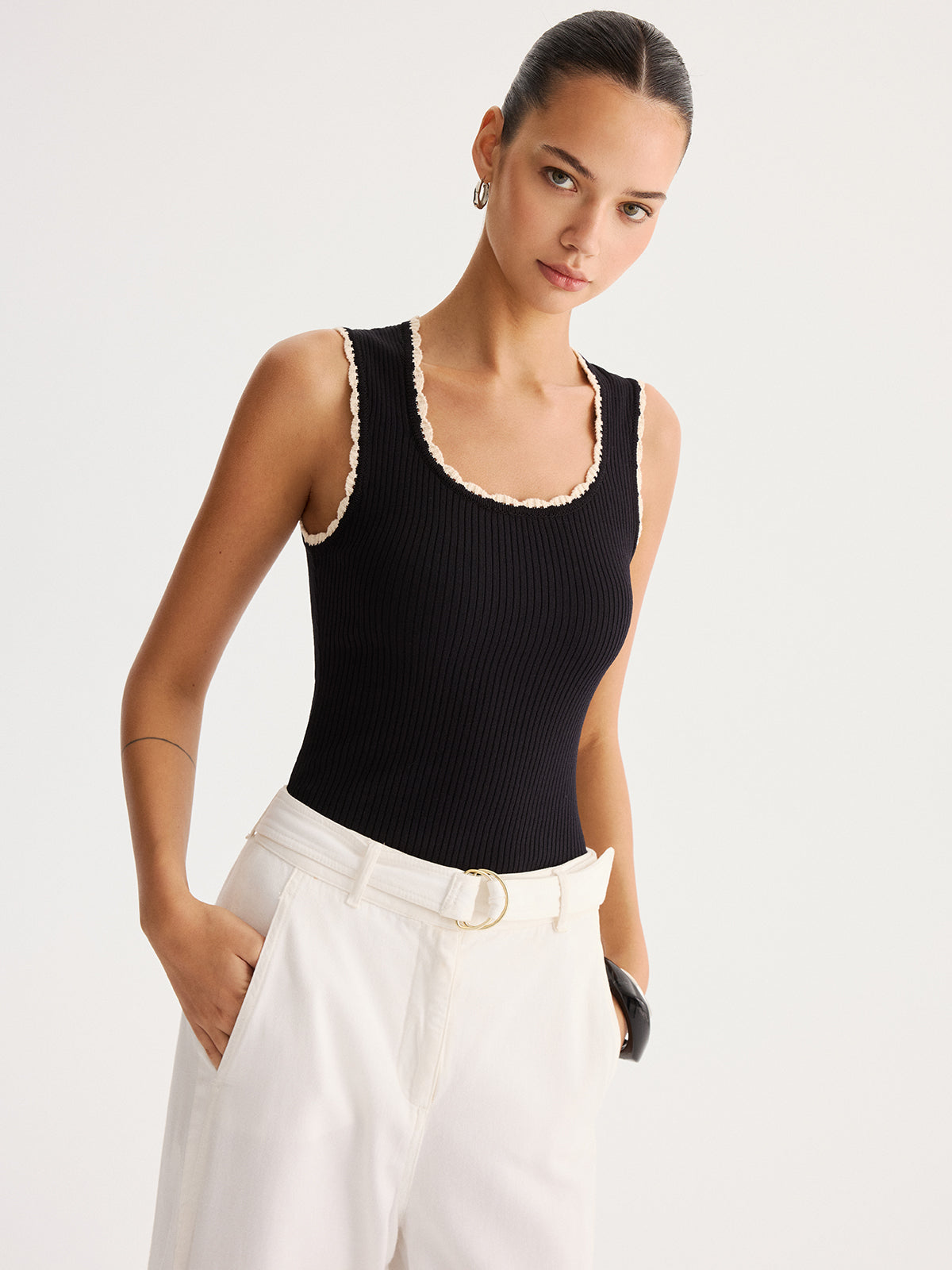 Ribbed Scallop Trim Knit Tank Top for Women Comfort Fit