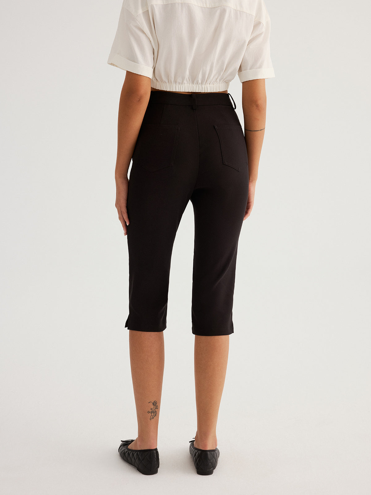 Mid-Waist Slim Fit Capri Pants for Women Stretch Comfort