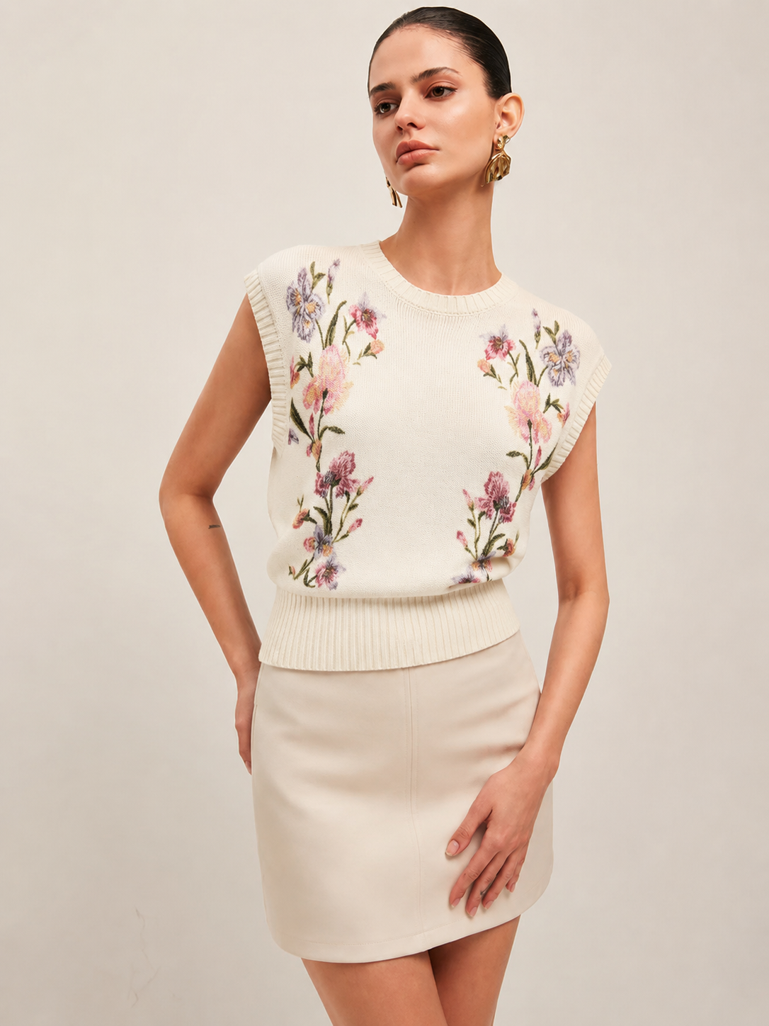 Floral Pattern Round Neck Knit Vest for Women Lightweight Comfort