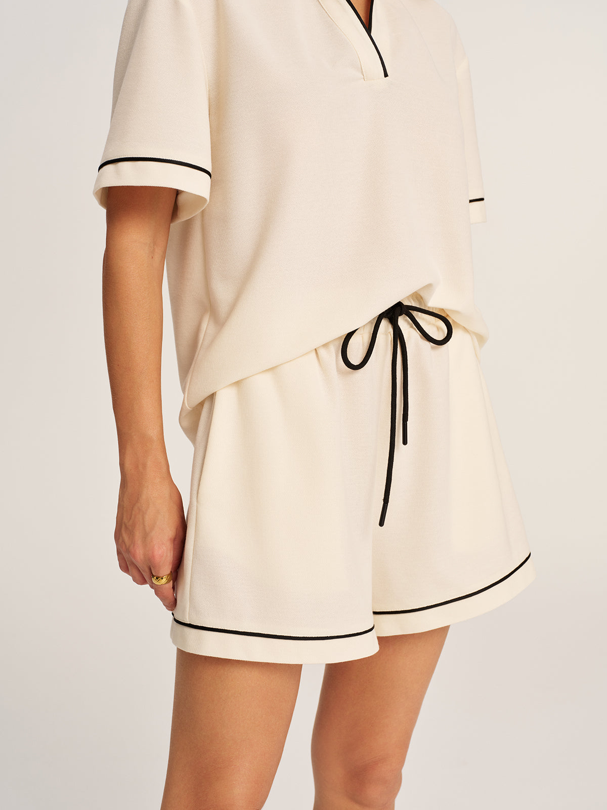 Contrast Trim Polo Top & Drawstring Shorts Set for Casual Wear