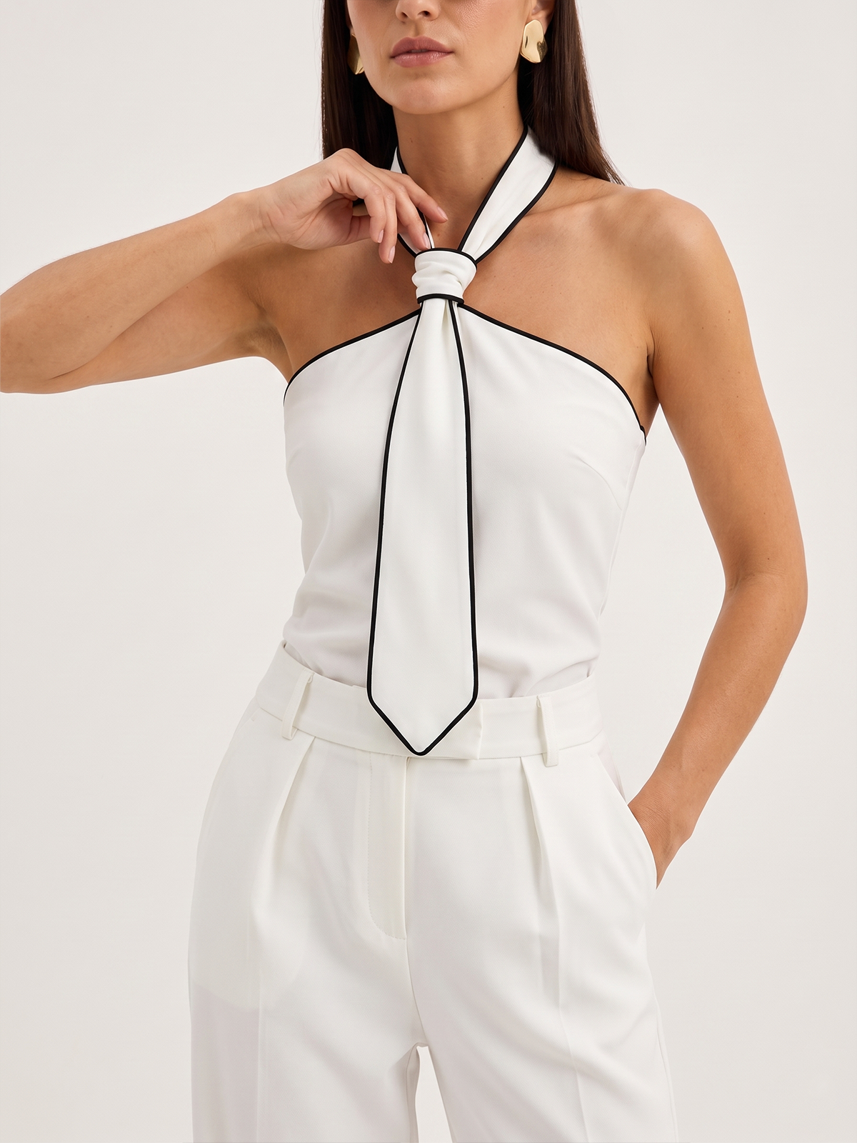 Tie Detail Contrast Trim Halter Neck Top with Stylish Back Closure