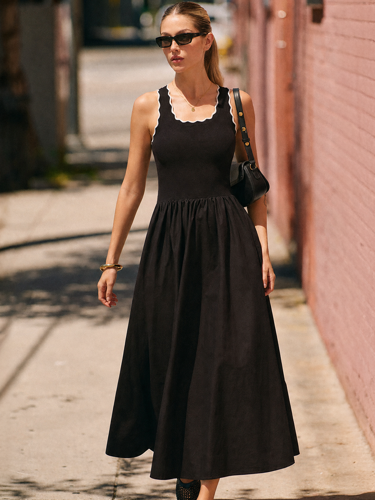 Scalloped Trim Knit-Bodice Maxi Dress for Elegant Evening Wear