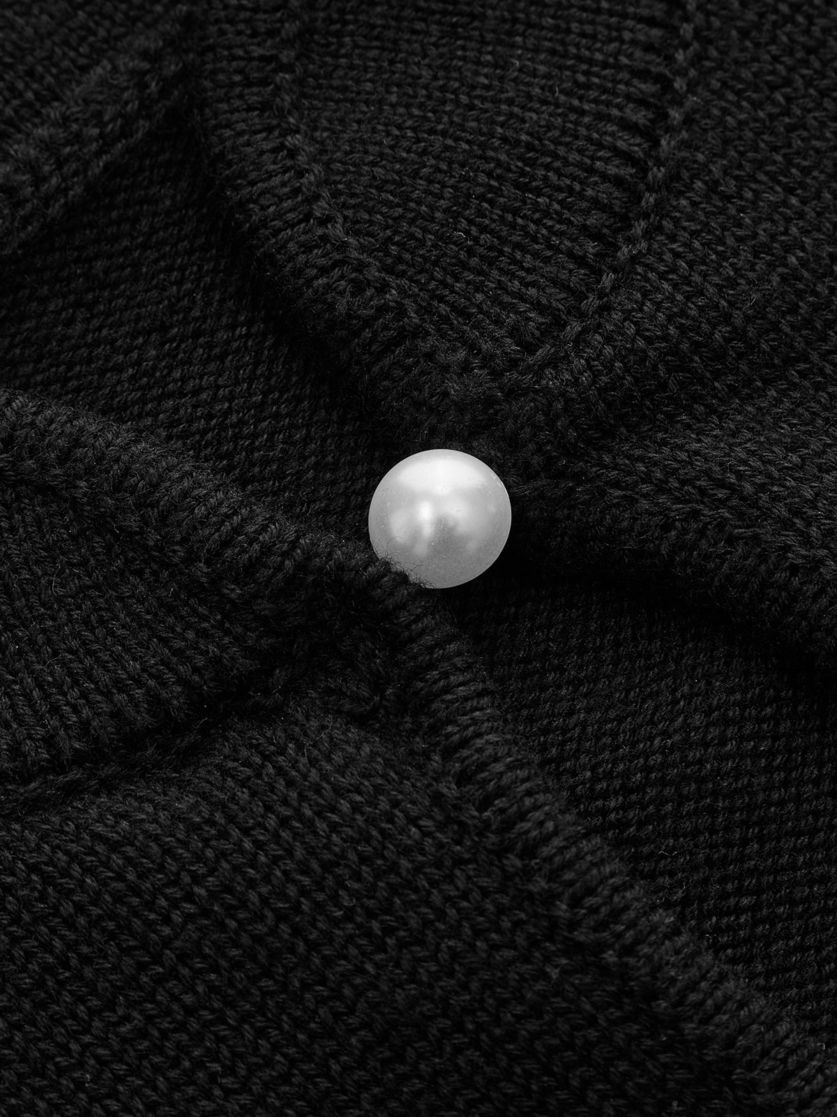 Scallop Trim Keyhole Knit Top - Stylish Comfort Fit Pullover