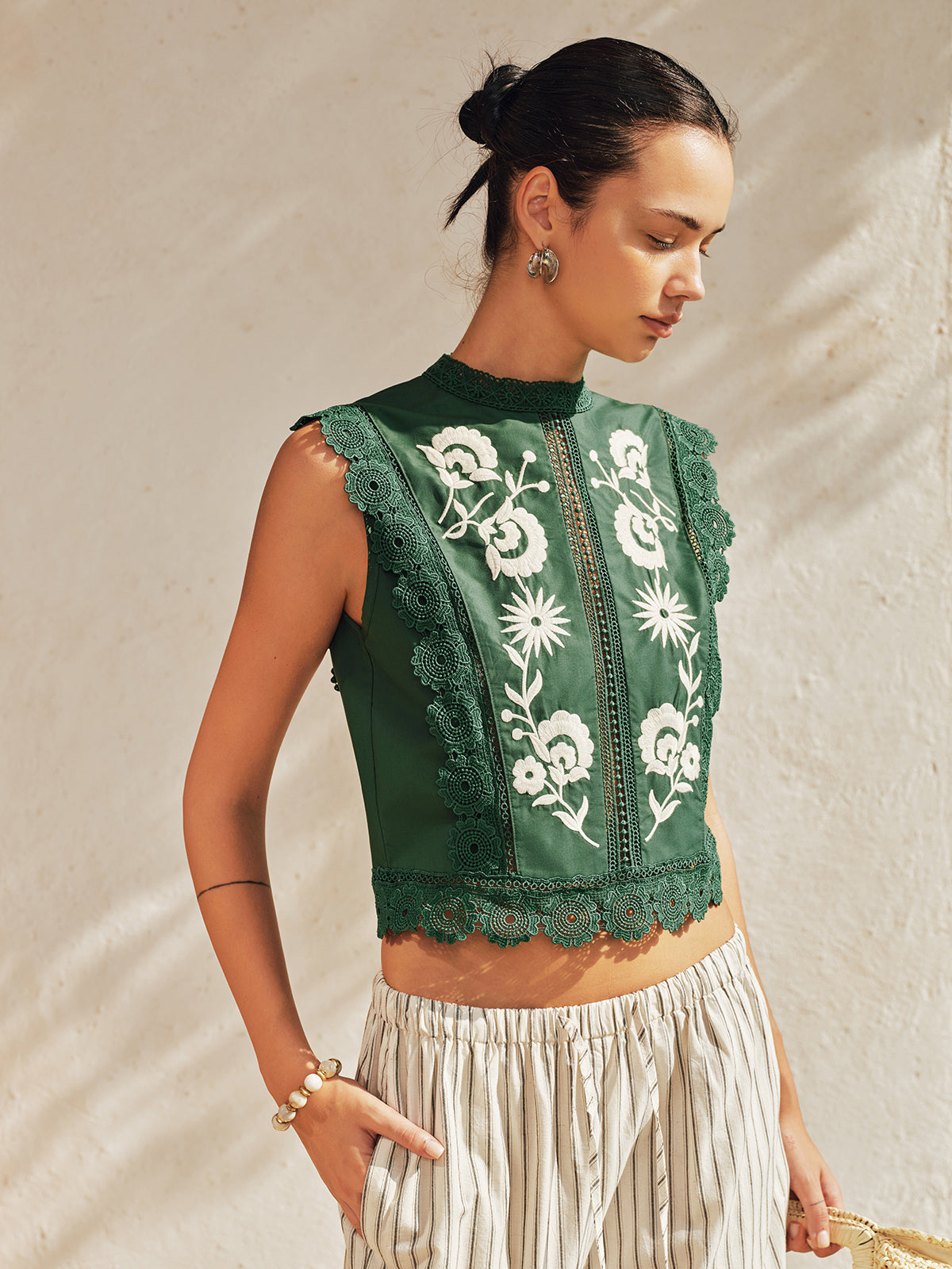 Floral Embroidery Lace Trim Sleeveless Blouse for Women Casual Summer Wear