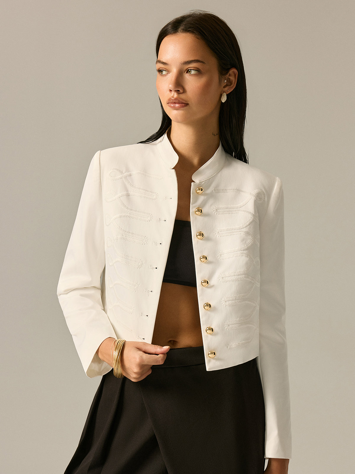 Stand Collar Embroidery Metal Button Jacket with Elegant Design for Men
