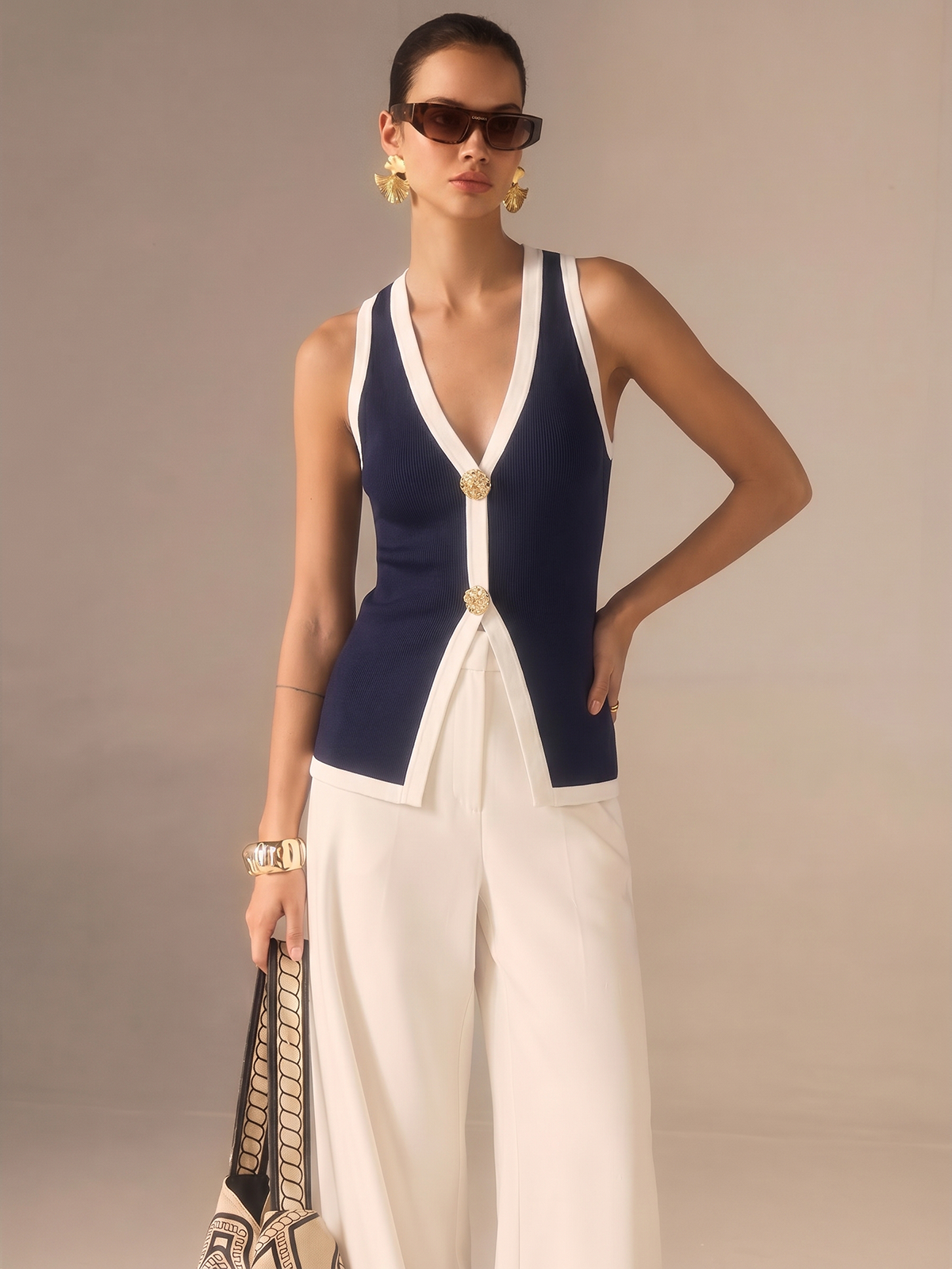 Contrast Trim Ribbed Knit Vest with Classic V-Neck Design
