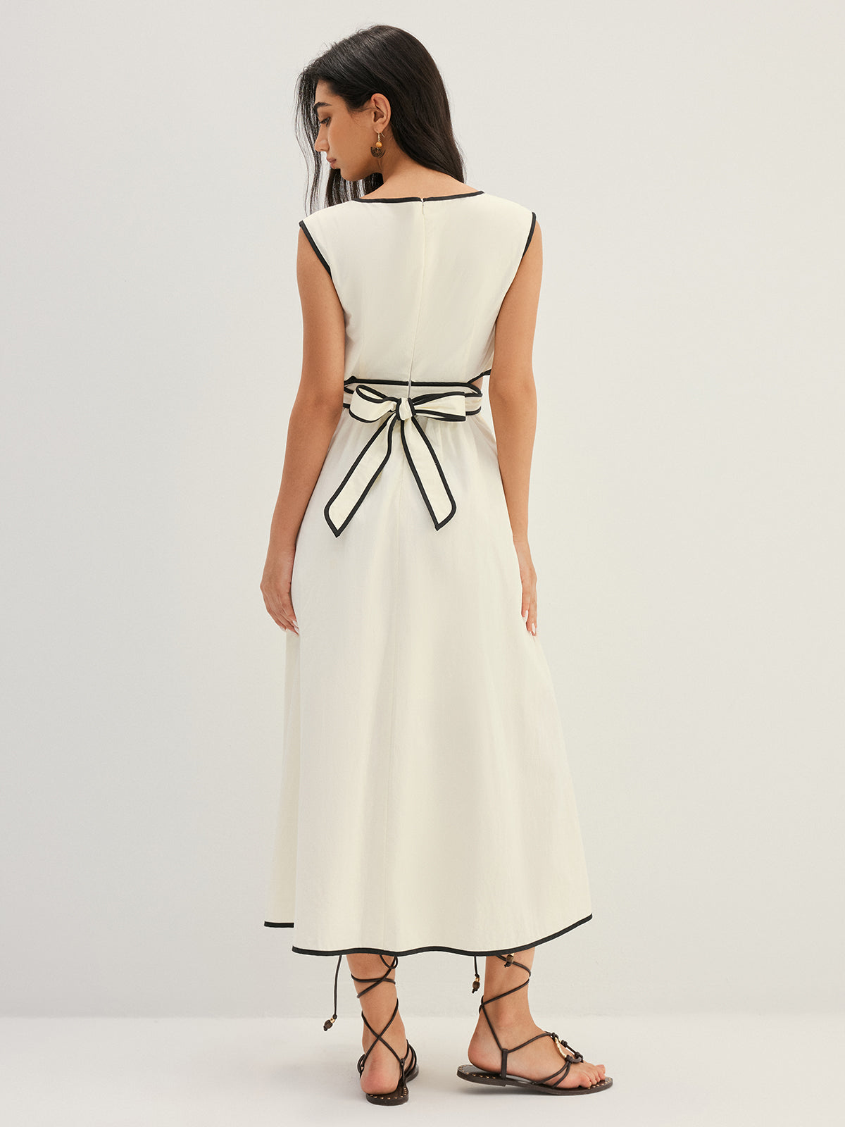 Contrast Trim Cutout Tie Back Midi Dress with Sleeveless Design