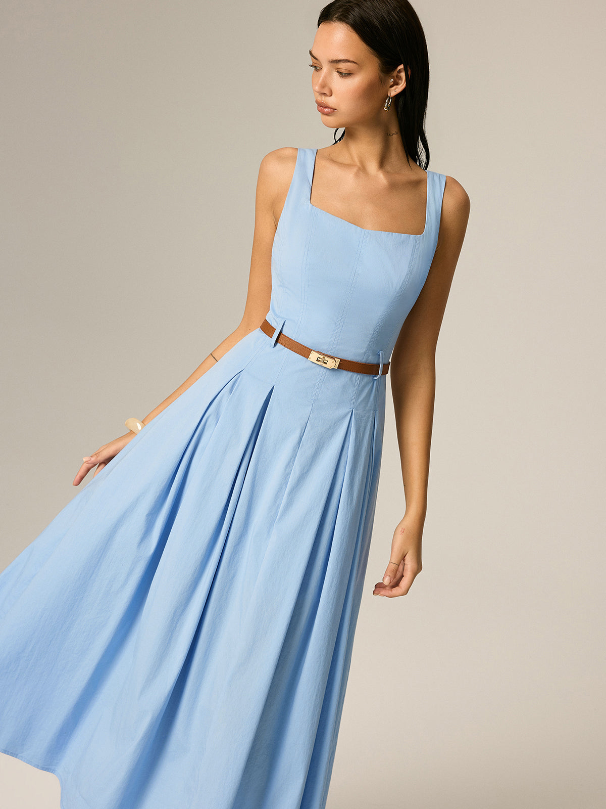 Square Neck Belted Pleated Maxi Dress for Elegant Evening Wear