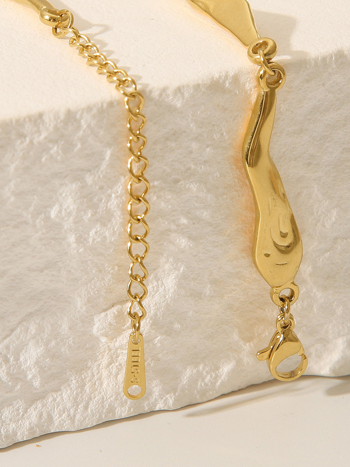 Irregular Wavy Choker Necklace Trendy Adjustable Statement Piece