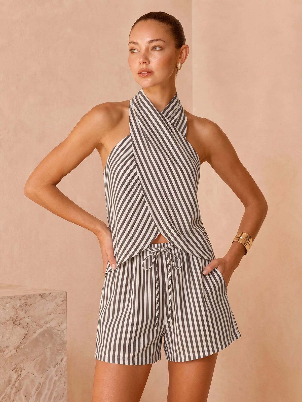 Striped Halter Top & Drawstring Shorts Set for Summer Outfits