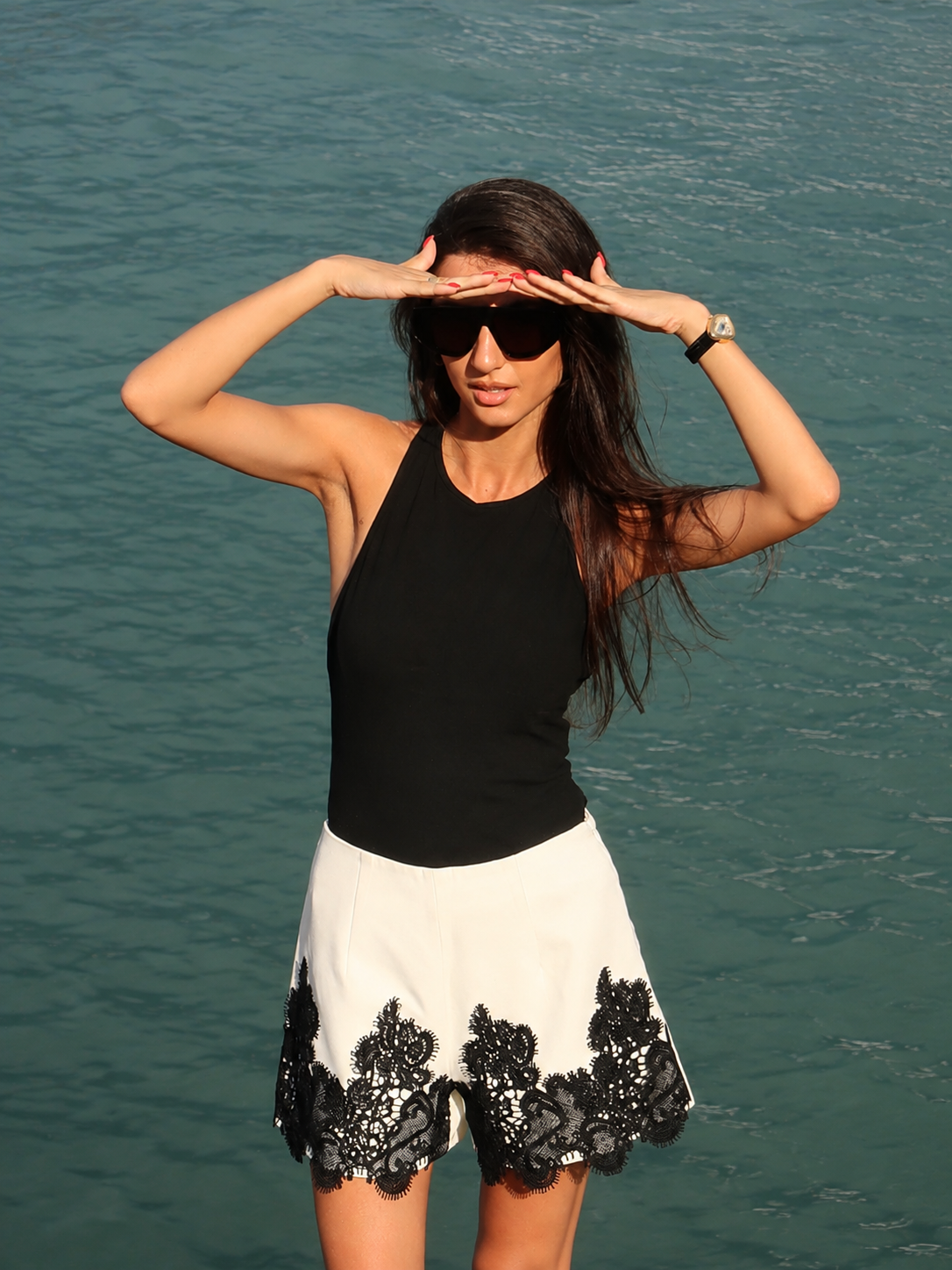 Contrast Lace Trim Mid-Waist Shorts for Women Comfort Fit
