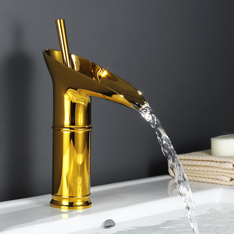 Koadclo | Antique Waterfall Bathroom Water Wallpaper